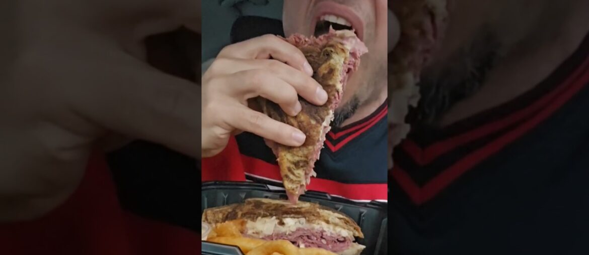 French Pub Rueben Sandwich Review 🥪 #food #foodreview #foodie #foodlover #foodshorts