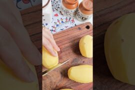 French fries at Home #recipe #shorts #thefoodisgood #food #foodlover #crispy #fries #viral