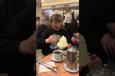 Fancy French food fail! 😆😆🙈 #paris #french #carette #hotchocolate #whippedcream #foodfail