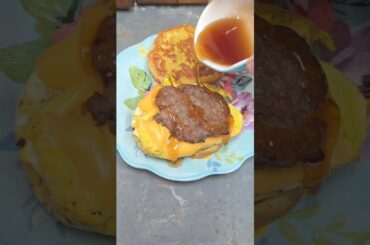 French toast breakfast sandwich #griddlecrew #blackstonegriddle #recipe