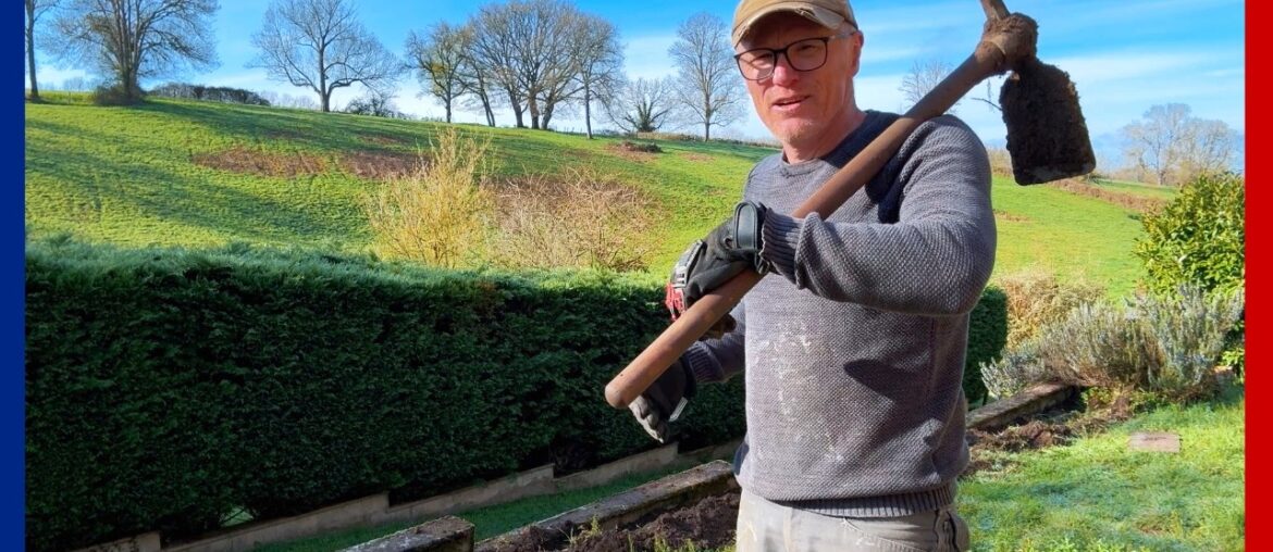Laurier haag aanplanten, uitje naar perreux en trapje zwembad