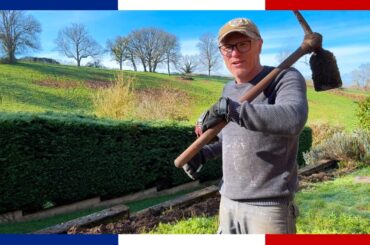 Laurier haag aanplanten, uitje naar perreux en trapje zwembad