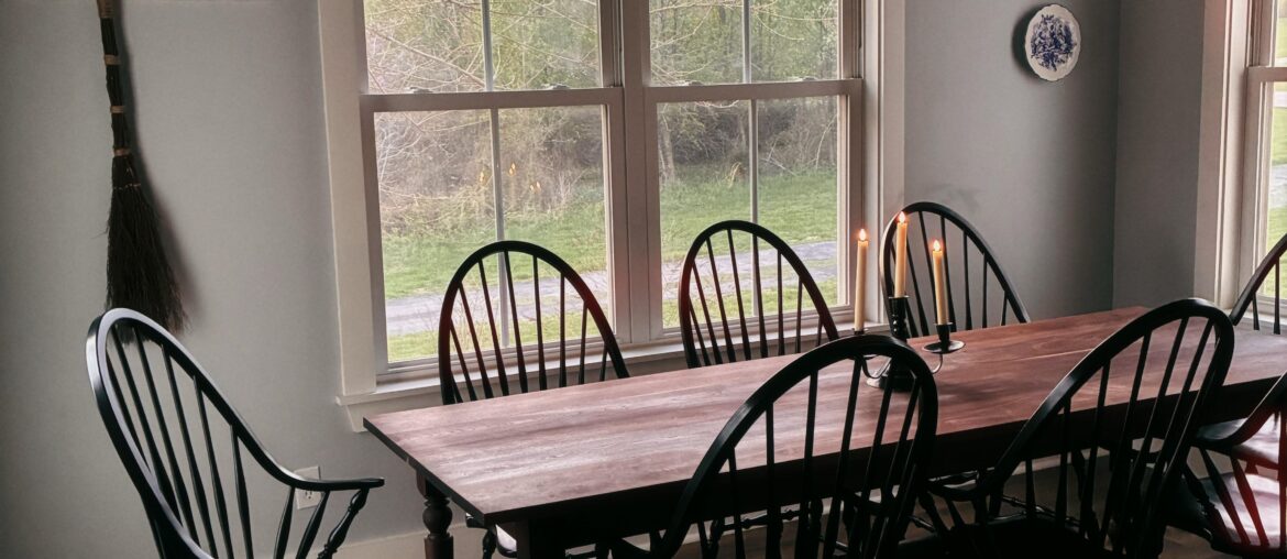 I live in an American colonial and couldn’t find the right table. So I just built one for the space.