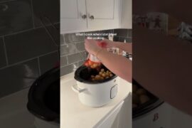 Easy Crockpot French Dip Sliders