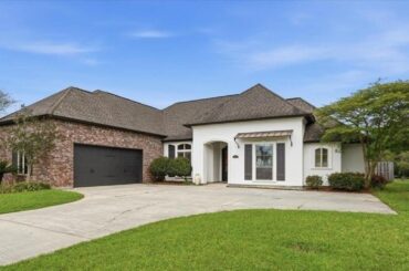 24929 Plantation Lake Ave, Denham Springs, LA Presented by Darren James.