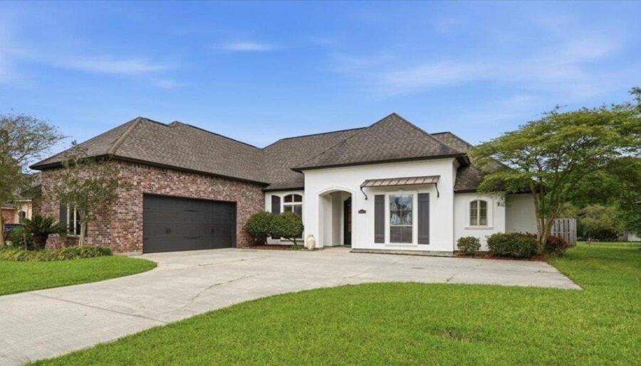 24929 Plantation Lake Ave, Denham Springs, LA Presented by Darren James.