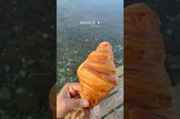 French 🇫🇷 croissant 🥐 #leftyfoodie #ytshorts #food #holiday #french #frenchpastries #frenchbakery