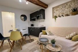 2P Remparts Vieil Antibes | Juan-les-pins, France | Hotel Review 🏩
