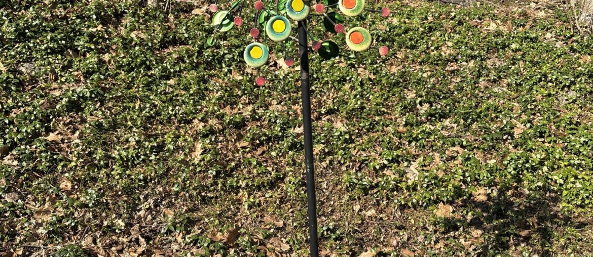 Can anyone identify this exact spinner decoration?