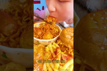 Burger + French fries + Spicy instant noodles#gourmet food#immersivedining# eatbang#immersiveeokbang