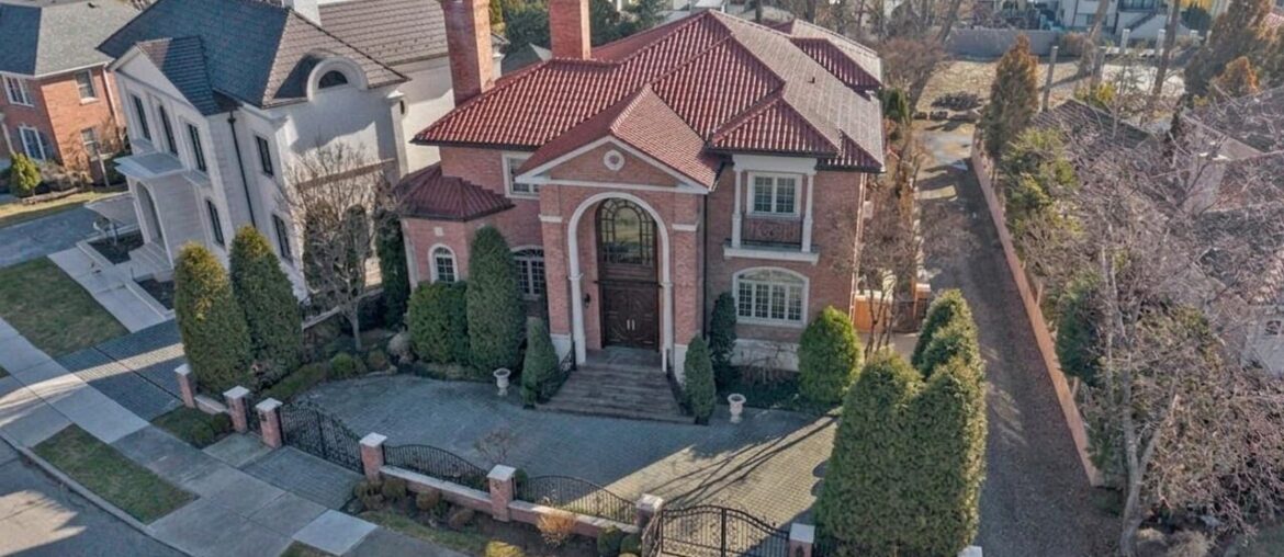 12 Point Crescent, Malba, NY 12 Point Crescent, Malba, NY