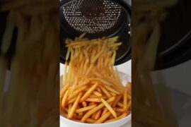 Crispy Air Fryer French Fries 🍟🔥 | Low Oil, Super Crunchy! #AirFryerRecipe #EasySnack