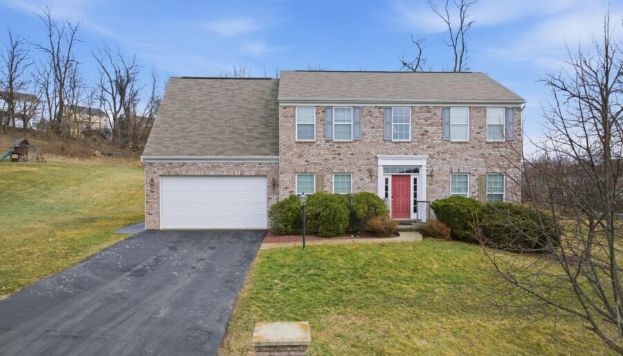 11621 Beacon Dr, North Huntingdon, PA