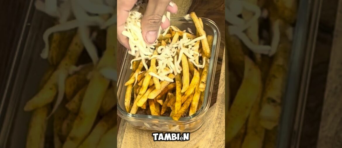 Papitas fritas con carne y queso
