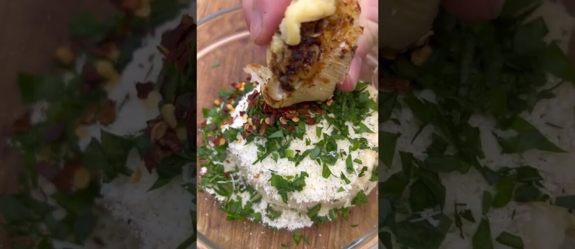 Cheesy Garlic Bread 🧄🧀🥖 . This bread is so easy & delicious — makes a great snack! . Here’s how I