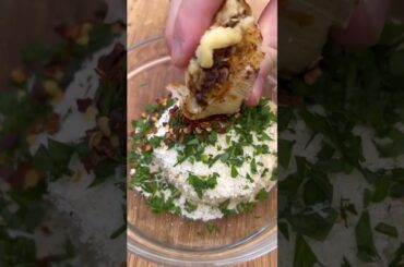 Cheesy Garlic Bread 🧄🧀🥖 . This bread is so easy & delicious — makes a great snack! . Here’s how I