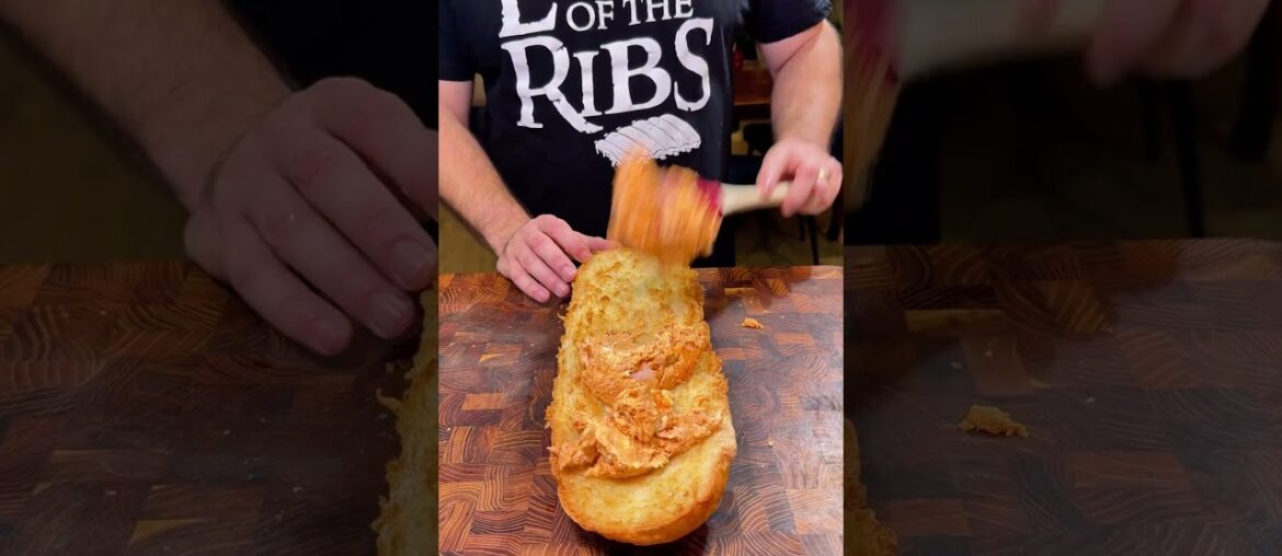 Buffalo Chicken French Bread Pizza 🔥  Recipe in the description