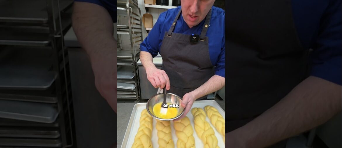 How to Make Tsoureki 🥖 Greek Easter Bread Recipe!