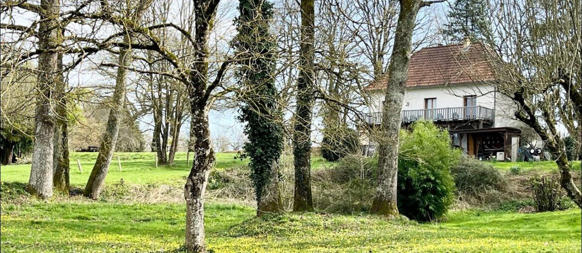 Relax in France 🇫🇷 Riverside Home with 2.7 acres – Walk to Village, €249k