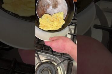 French Omelettes: Correct Pan & Egg Temps