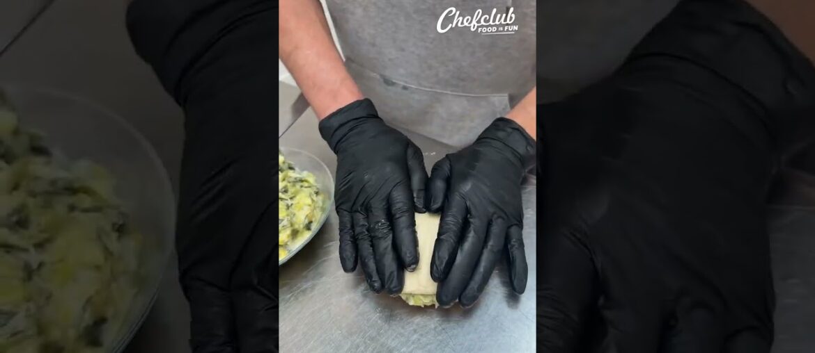 🔥 Scallops & Leek Puff Pastry 🥐🦪 ✨ (French Gourmet Recipe)#Scallops #FrenchCuisine #EasyRecipe