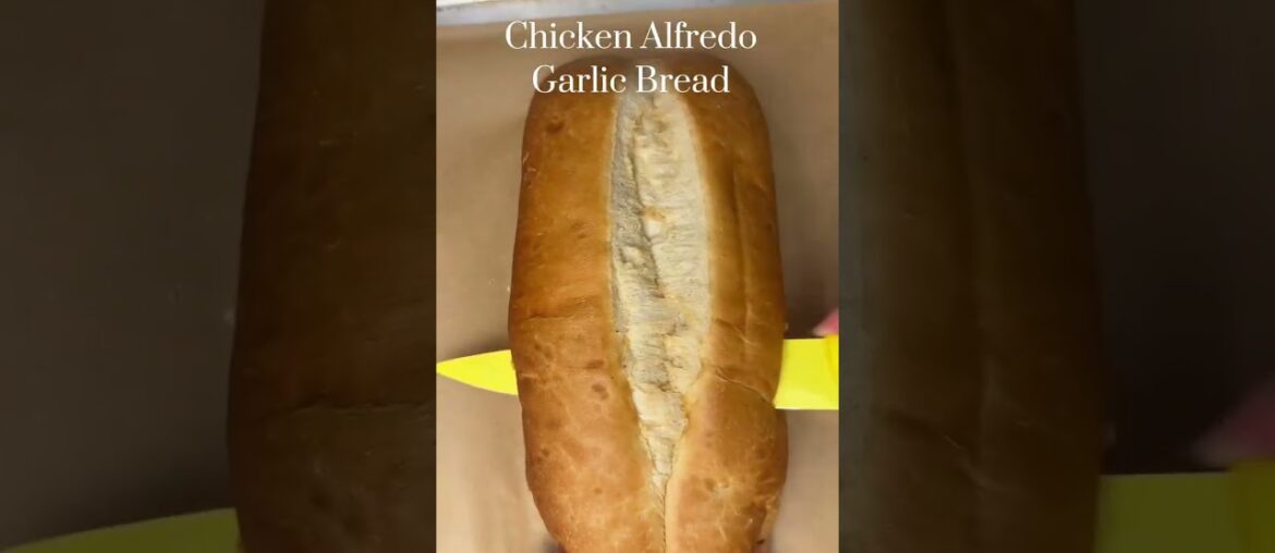 Making Chicken Alfredo Garlic Bread #easyrecipe #simplerecipe