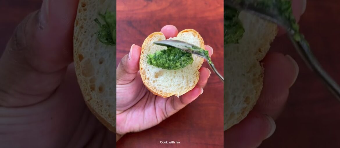 5-Minute Garlic Butter French Bread Will Blow Your Mind      #shorts #garlicbread #snacks