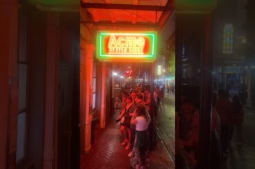 I Tried the Famous Chargrilled Oysters in New Orleans | Acme Oyster House 🦪