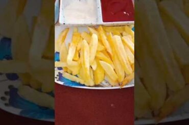 घर पर बनाएं Crispy French Fries 🍟 | Easy & Quick Recipe!#frenchfries #crispyfries #homemadefries