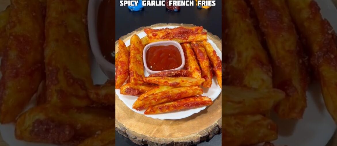 Spicy garlic french fries 🥰#shorts #snacks #recipe #frenchfries #potato #trending #viral #shortsfeed