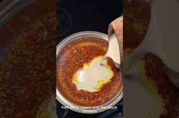 The Ultimate Creamy Spicy Chicken Garlic Bread 🥖🔥 #dinnerideas