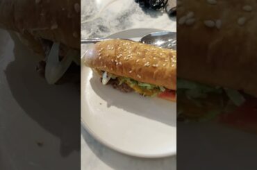 Kumakain kami ng panini, burger, at coffee latte sa isang French restaurant #food