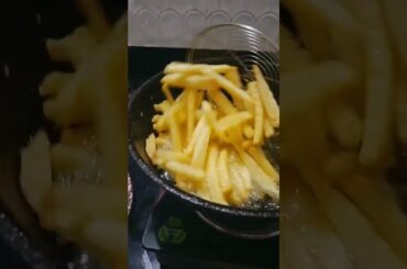 aloo french fries banaen 5 minut mein#aloo recipe#french fries recipe#please#alishba Ahmed recipe vl