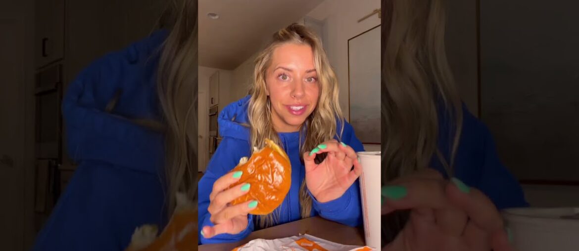 THAT CHICKEN WAS CRISPY😋 #asmr #asmrsounds #asmrvideo #mukbang #foodie