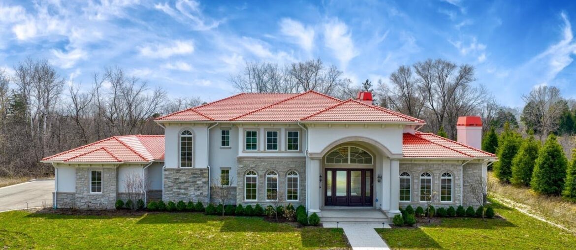 2665 Bentley Rd, Highland Park, IL