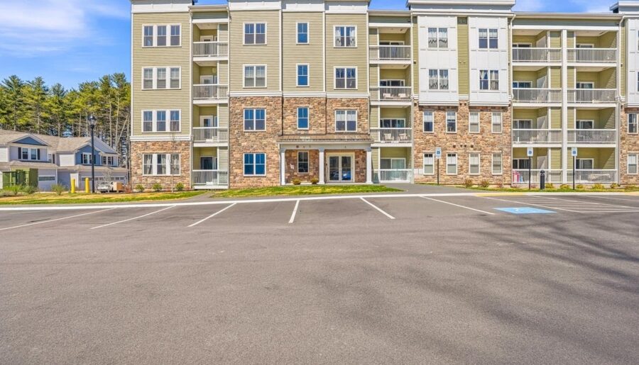 4 Winslow Ln, North Grafton, MA