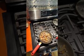 traditional French mushroom cream sauce for your steak