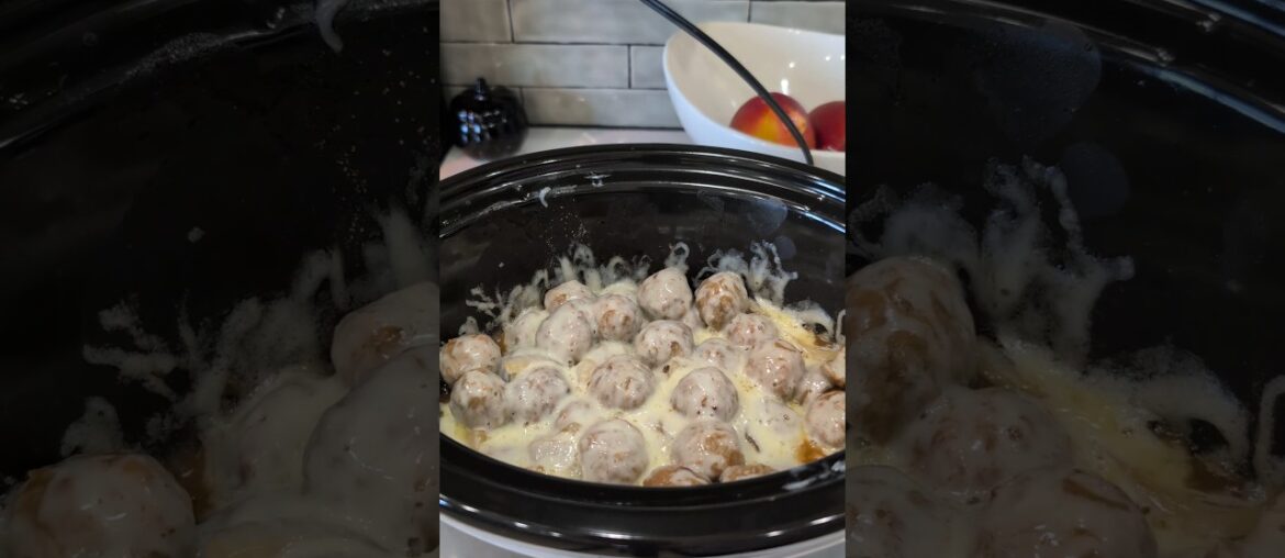 EASY FRENCH ONION CROCKPOT MEATBALLS 🧆 #crockpot #easy #easyrecipe #cooking #sahm #shorts #food