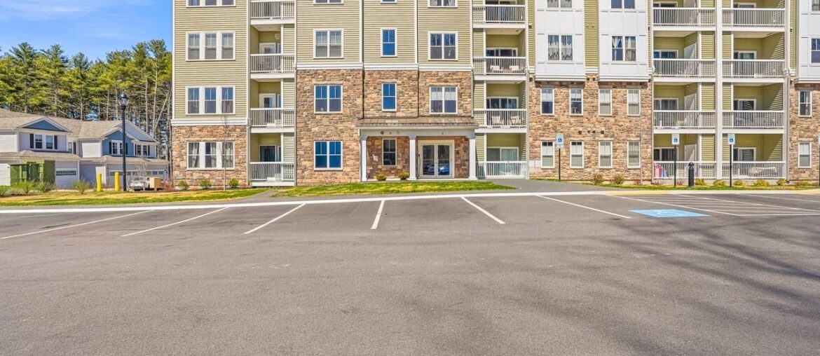 4 Winslow Ln, North Grafton, MA