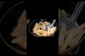 #frenchfries#french#shortvideo#shortfeed#trendingreels#trendingsong#viralvideo#viralreels#recipe