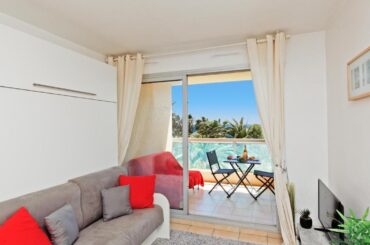 Sea Side YourHostHelper | Cannes, France | Hotel Review ⭐