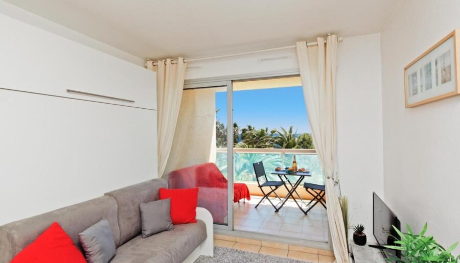 Sea Side YourHostHelper | Cannes, France | Hotel Review ⭐