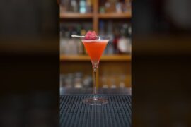 The only French Martini recipe you’ll ever need. 🍸✨