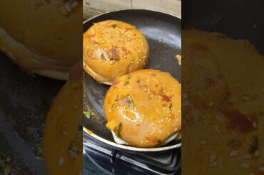 burger recipe #shortvideo #homemadeburgerrecipe #tawaburgerrecipe #burger #views #recipe #viralvideo