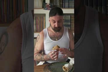 French Guy Eats: Philly Cheesesteak 🇺🇸