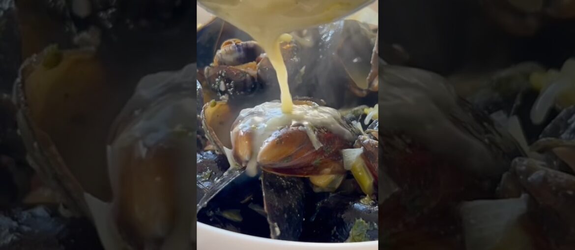 You’ll Dream About These Mussels Tonight 🤤🦪 #authenticfrench #homecooking #shorts