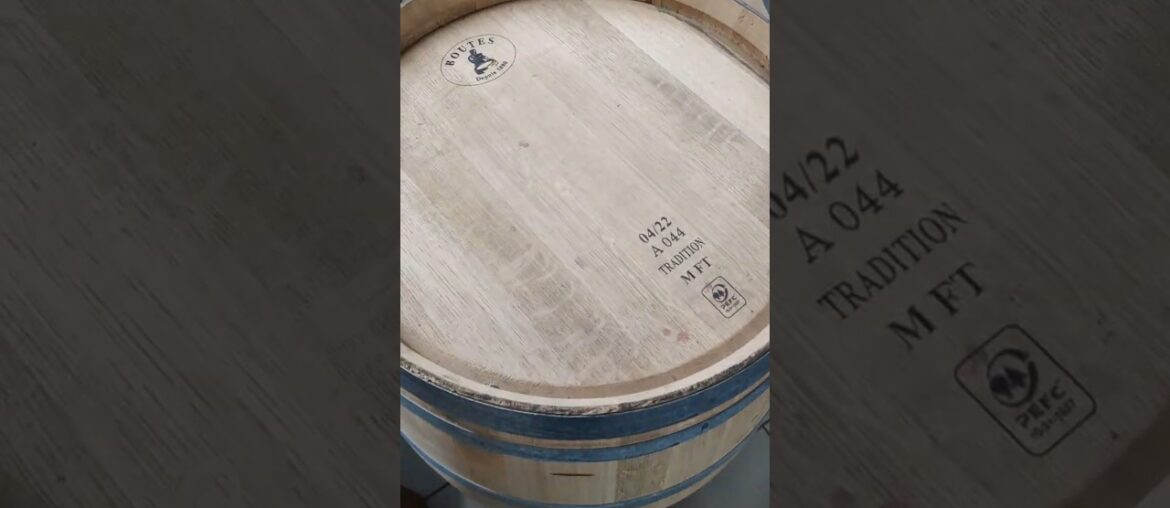Бочки 225л из французского дуба для вина #shorts #wino_del