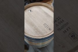 Бочки 225л из французского дуба для вина #shorts #wino_del