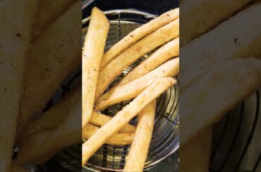 Easy#French Fries Recipe #FrenchFries #CrispyFries #HomemadeFries #EasyRecipe #viralshort .