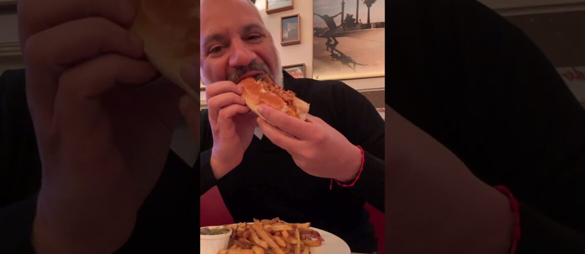 Burgers and Hotdogs in Paris!